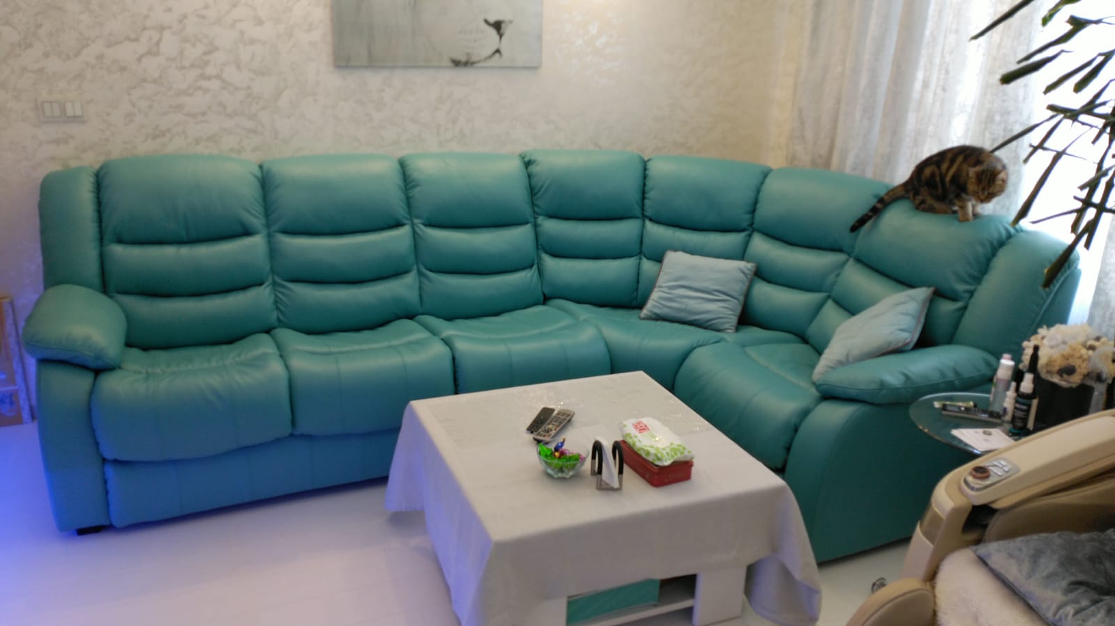 Перетяжка дивана на дому. Посёлок Советский