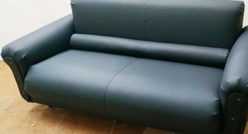 Обивка дивана на дому. Посёлок Советский